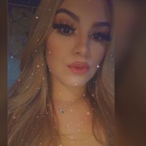 Meet your Posher, Denika